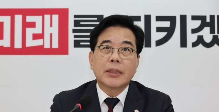 송언석 "李대통령, 국가 재난 앞 매뉴얼은 먹방과 예능출연?"