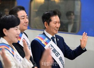 정청래가 전한 '추석 민심'…"내란당 빨리 해체시켜라"
