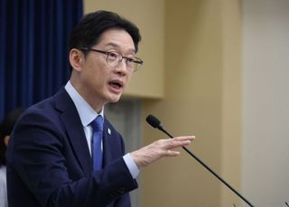[6·3 지방선거] ⑥ '김경수 출마설'에 어지러워지는 경남지사 선거…여야 모두 '눈치보기'