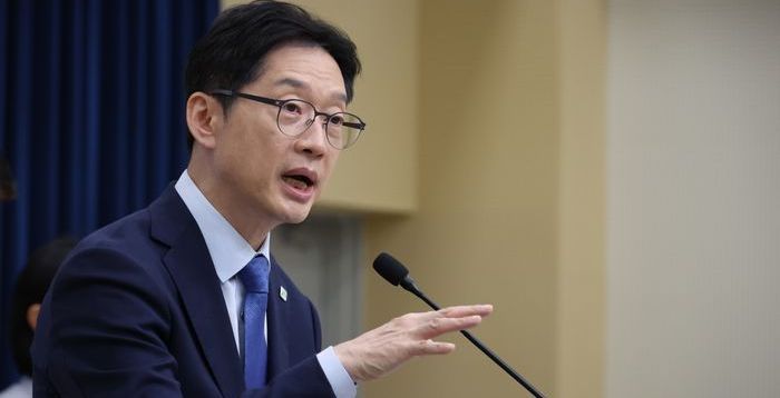 [6·3 지방선거] ⑥ '김경수 출마설'에 어지러워지는 경남지사 선거…여야 모두 '눈치보기'