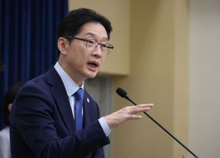[6·3 지방선거] ⑥ '김경수 출마설'에 어지러워지는 경남지사 선거…여야 모두 '눈치보기' [10/10(금) 데일리안 출근길 뉴스]