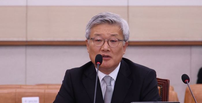 [단독] '검찰개혁' 비판한 김종민 변호사 계정 차단한 페이스북…사유는 실수?
