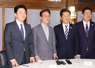 '정청래 자기정치' '당정갈등설'에…민주당 "사실 아냐" 진화에 진땀 [정국 기상대]