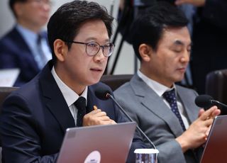 배경훈 과기부총리 “2030년 GPU 20만장 확보…AI 3대 강국 도약” [2025 국감]