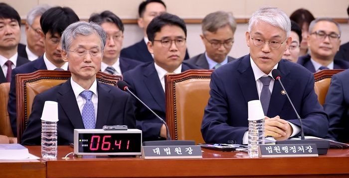 與, 조희대 대법원장 질의 강행…野 "대통령도 불러라"