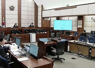 尹, 14회 연속 '내란 우두머리 재판' 불출석…재판부 "불이익은 피고인 부담"