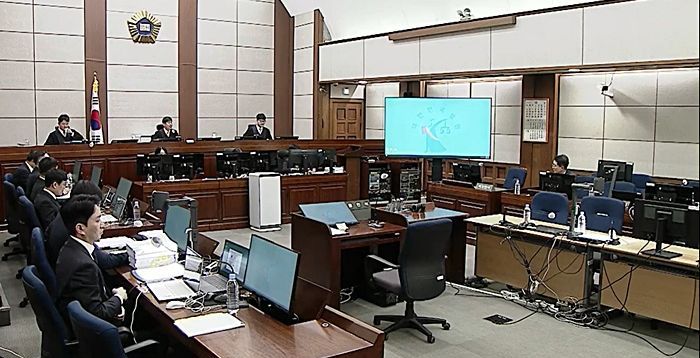 尹, 14회 연속 '내란 우두머리 재판' 불출석…재판부 "불이익은 피고인 부담"