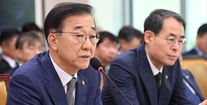 부동산 추가 대책 수요억제책 예고…김윤덕 “규제 지역 확대” (종합) [2025 국감]