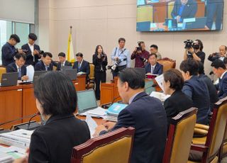 책임자 없는 국감에 유가족 "제주항공 대표, 반드시 나와야" [2025 국감]