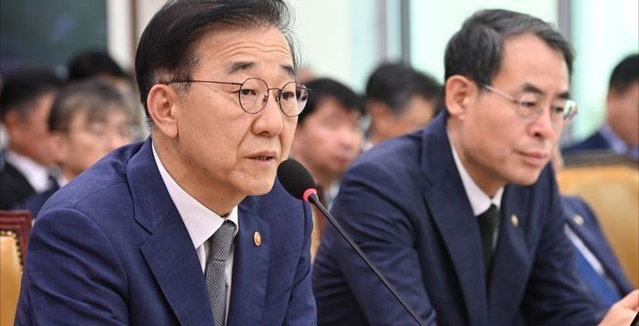 공급 강조하더니 결국 규제 강화...‘문재인 시즌2’ 우려되는 부동산 정책 [데스크 칼럼]