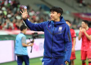 ‘전반만 뛴 손흥민 교체’ 홍명보 감독 “출전 시간은 계속 고민”