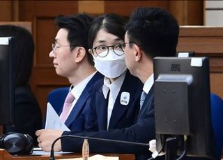 김건희 2차 공판…'명태균 게이트 최초 폭로자' 강혜경씨 증인신문
