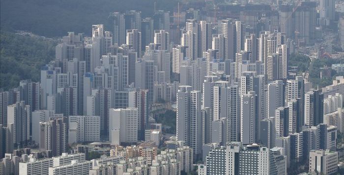 서울 전역·경기 12곳 규제지역·토허구역으로…전매제한·실거주 의무 등 적용 [10.15 부동산 대책/Q&amp;A]