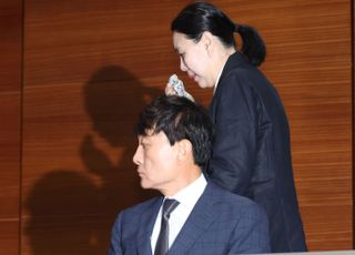 발걸음 옮기는 故 요요안나 어머니 장연미 씨