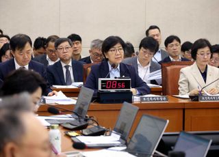 정은경 “창고형 약국 특가광고 제한…소비자 호도 차단” [2025 국감]