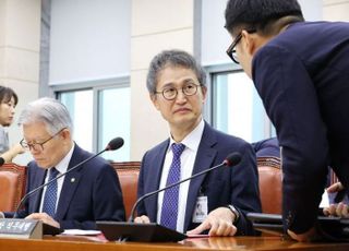 소방청장 대행 "데이터센터 전수조사"…리튬배터리 현황 파악 나서 [2025 국감]