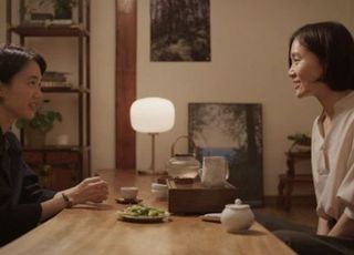 '백차와 우롱차', 조용히 자신을 우려내는 시간 [D:쇼트 시네마(136)]