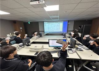 더케이저축은행, 개포중 학생 대상 교육기부 진로체험 실시