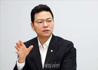 '송파갑' 박정훈 "김병기, 수십억대 장미아파트 무슨 돈으로 샀나"