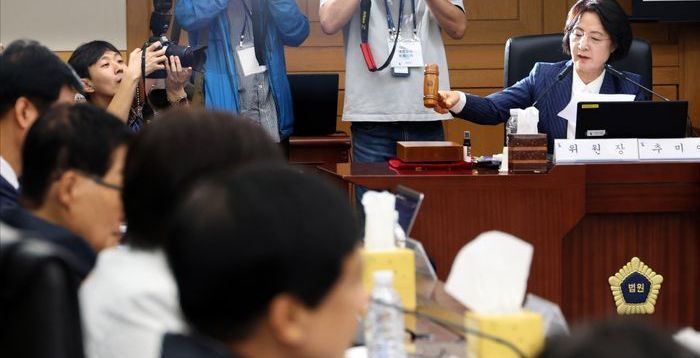 與 재판소원 도입 검토 놓고 위헌 논란 가중…"법관 독립성 침해" [법조계에 물어보니 678]