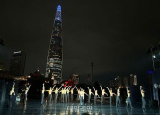 [현장] 잠실 수놓은 '하얀 백조들'…배현진 "석촌호수 명물 서울 발레페스티벌 즐기시길"