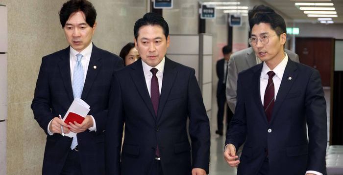 "부동산 대책, 청년 죽이기법" 10·15 부동산 대책에 野 공세 고삐