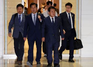 민주당 "캄보디아 송환자, 피해자이자 가해자…냉정 대처"