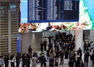 '캄보디아 구금' 한국인 송환에 공방 …與 "필수적 조치" 野 "범죄자 송환쇼"