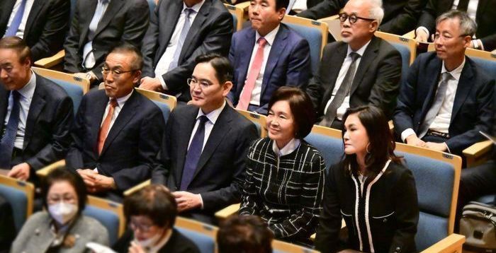 홍라희·이부진·이서현, 삼성전자 주식 1.7조 처분