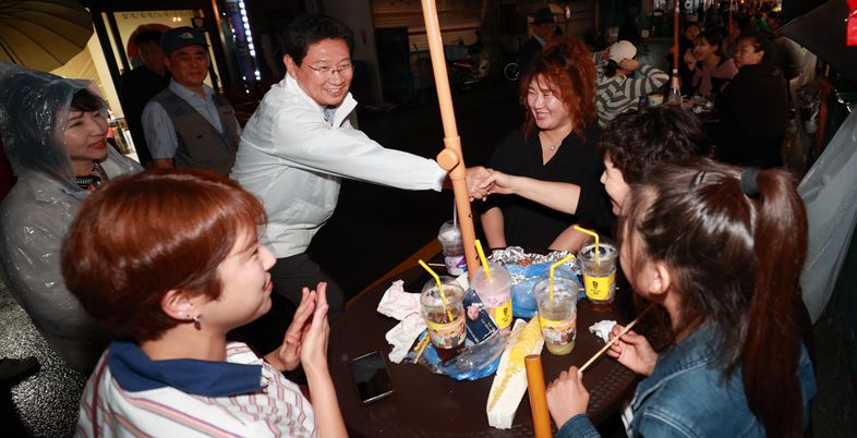 이상일 용인특례시장 "용인중앙시장 별빛야시장 기다려지는 행사로 자리잡아"
