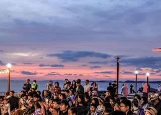 [화성 소식] 제부도 노을 아래 울려 퍼진 선율…'2025 제부도 선셋 콘서트' 성황리 개최