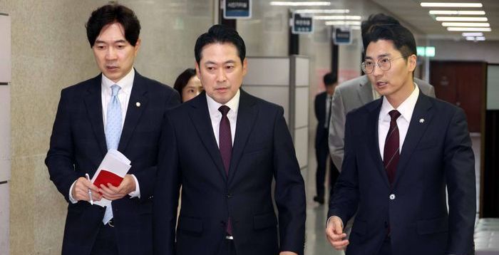 "당 망치려고 하나"…국민의힘, 장동혁 尹 면회에 내부 반발