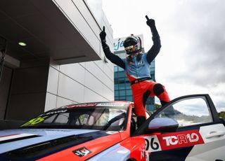 현대차 '더 뉴 아반떼 N TCR', TCR 월드투어 첫 한국 무대서 우승