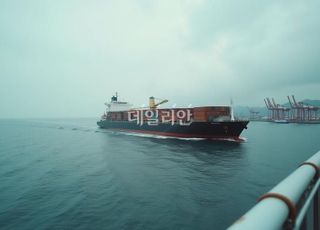 해운 탄소세 1년 늦춘 트럼프…조선업, 불확실성 속 'LNG 수요' 주목