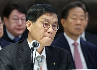 이창용 "통화스와프 검토한 적 없어…장기투자 목적 안돼" [2025 국감]