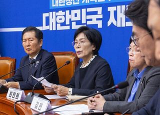 與 "언론·유튜버 허위조작정보 유통시 손해액의 5배 배액배상"