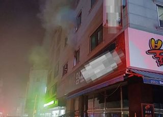[속보] 오산서 생후 2개월 아기 살리고…5층 주택서 추락한 산모 끝내 숨져