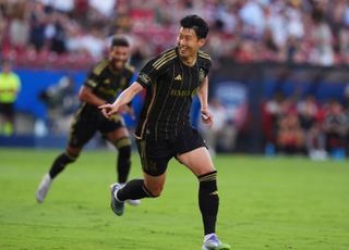 손흥민 프리킥 데뷔골, MLS 올해의 골 후보…메시 등과 경쟁