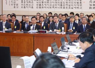여야, 국회 법사위서 與 '사법개혁안' 두고 격돌