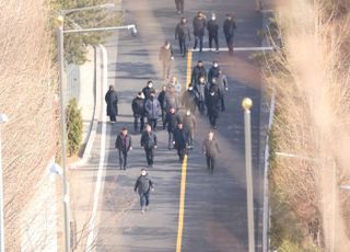 경호처 前간부 "공포탄은 민노총 침투 대비…공수처가 관저 문 부숴"