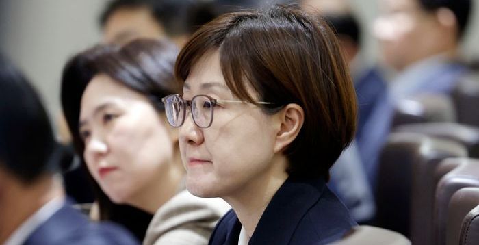 '그림자 실세' 김현지…잇단 폭로에 野 "집권여당이 팬클럽식 충성" 맹공