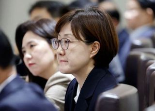 '그림자 실세' 김현지…잇단 폭로에 野 "집권여당이 팬클럽식 충성" 맹공 [10/22(수) 데일리안 출근길 뉴스]