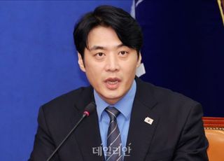 "집값 떨어지면 사"…국토차관 발언 논란에 한준호 '대신 사과'