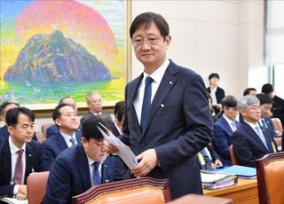 정무위 국감, 이재명 정부 ‘실세’ 정조준... 이찬진·민중기 ‘부동산·주식’ 질타 공세(종합)[2025 국감]