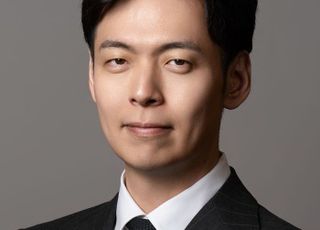 귀화자 병역 논란에 롯데 3세 신유열 재조명… ‘국적·병역 리스크’ 부담 커지나