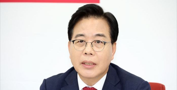 캄보디아 간 송언석 "李대통령, 대사 임명 않아 수장 부재…이런 모습 매우 실망"