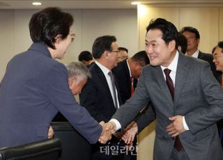 중소기업중앙회 찾은 장동혁 "노란봉투법은 악법"