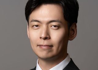 귀화자 병역 논란에 롯데 3세 신유열 재조명… ‘국적·병역 리스크’ 부담 커지나