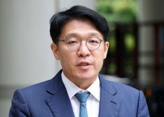 '공천 청탁 의혹' 김상민 전 검사 재판 시작…"주 1회 진행"