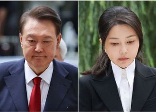 윤석열 전 대통령-김건희 여사, 24일 나란히 형사재판…尹은 불출석 전망